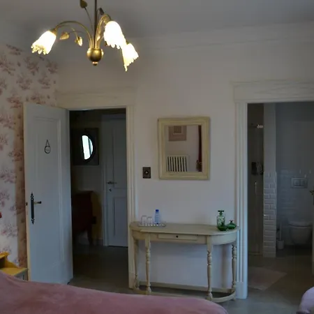 Maison Vin D'hus Bed & Breakfast *